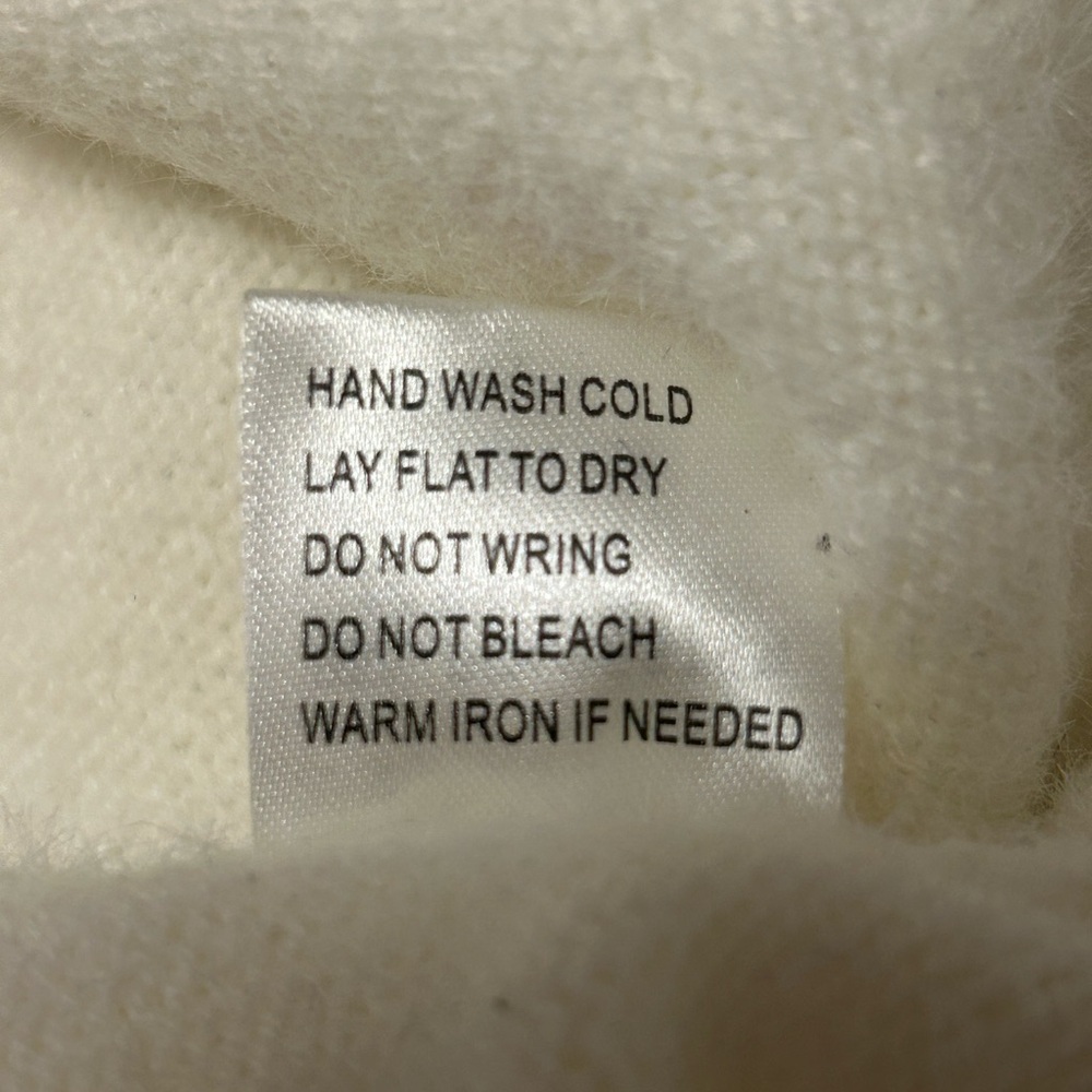 Chic nikkak Cream Women's Crew Neck Sweater - Picture 11 of 12